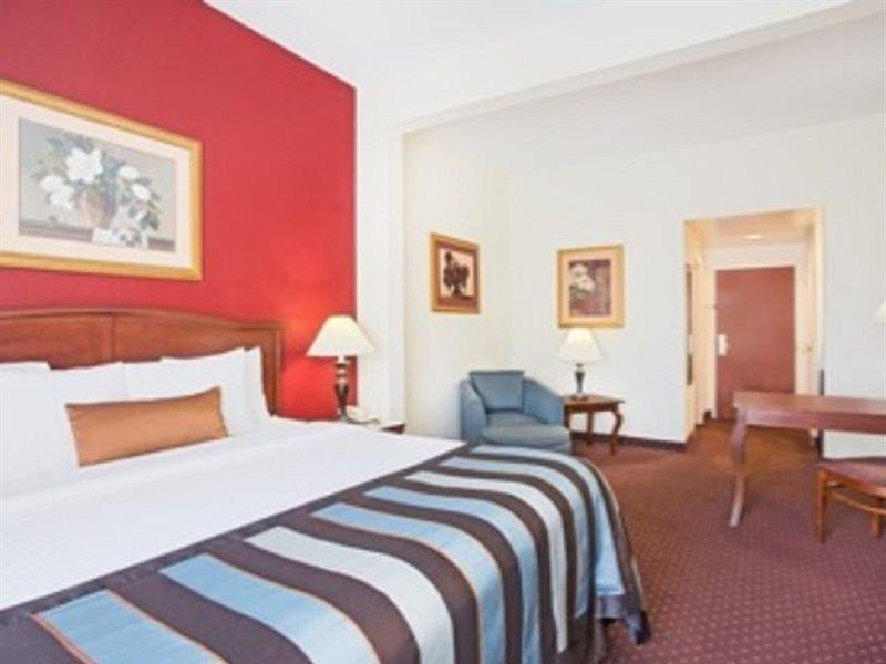 Holiday Inn Express & Suites - Mobile - I-65 By Ihg מראה חיצוני תמונה